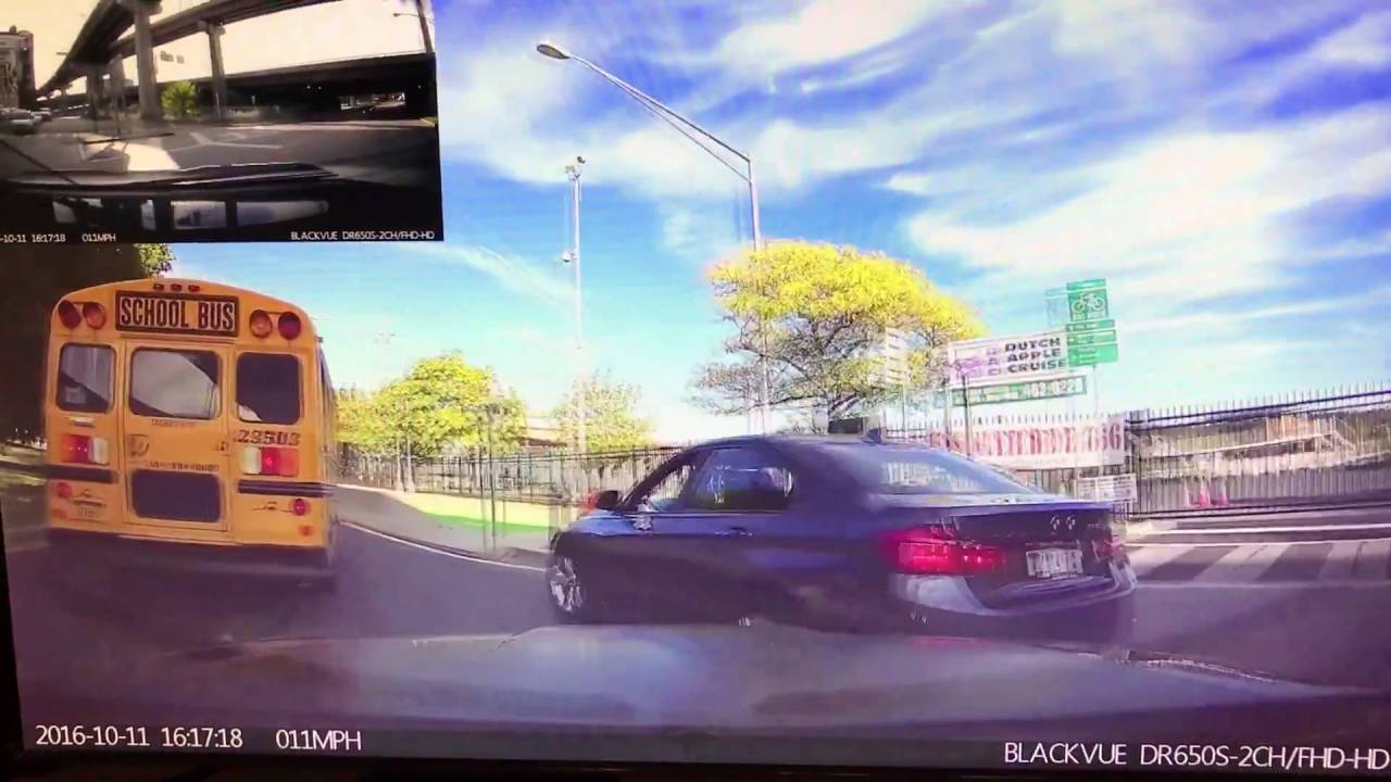 BlackVue Captures BMW Owner in a Hurry