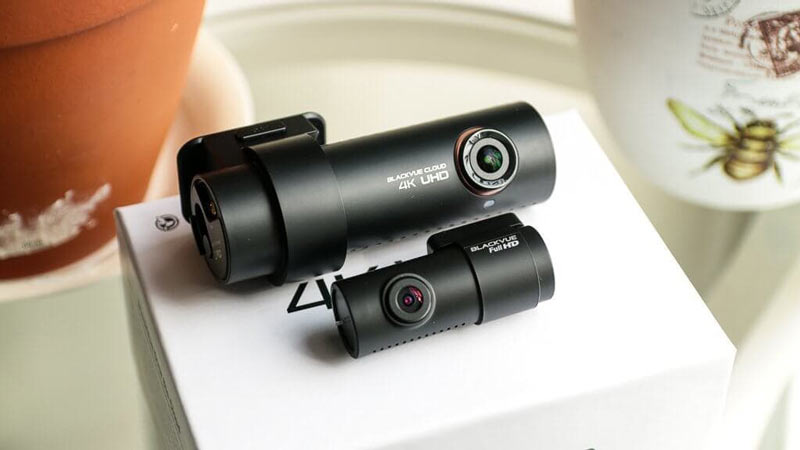 Super Car Guru Reviews DR900S-2CH 4K UHD Dashcam