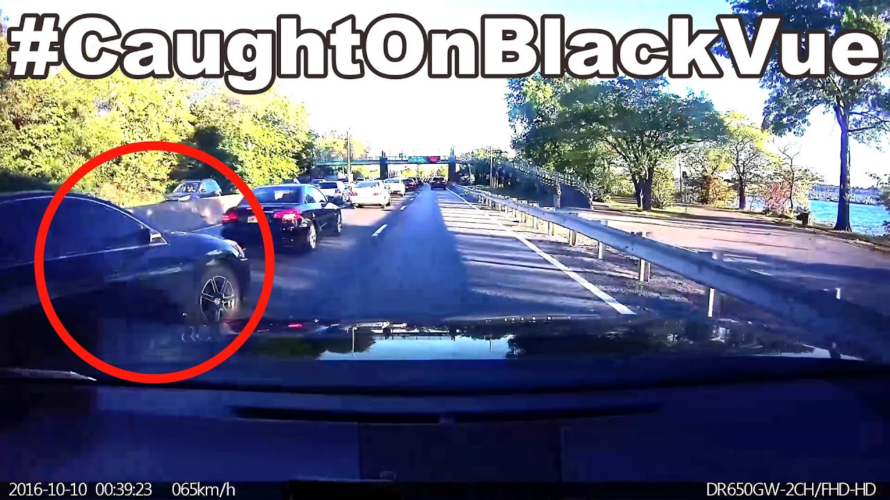 Car Crash After Double Lane Change While Speeding #CaughtOnBlackVue
